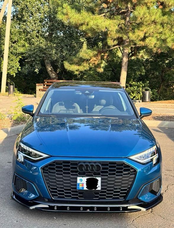 Blau Gebraucht 2024 Audi A3 Advanced Limousine | 34.000 € (Superpreis) - Bild 1/4