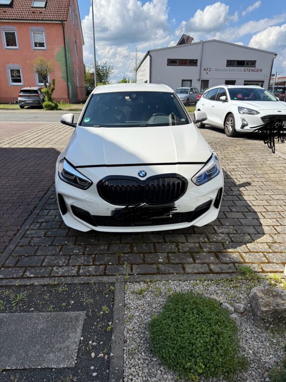 Weiß Gebraucht 2021 BMW 118 M Sport Kleinwagen | 20.000 € (Guter Preis) - Bild 1/4