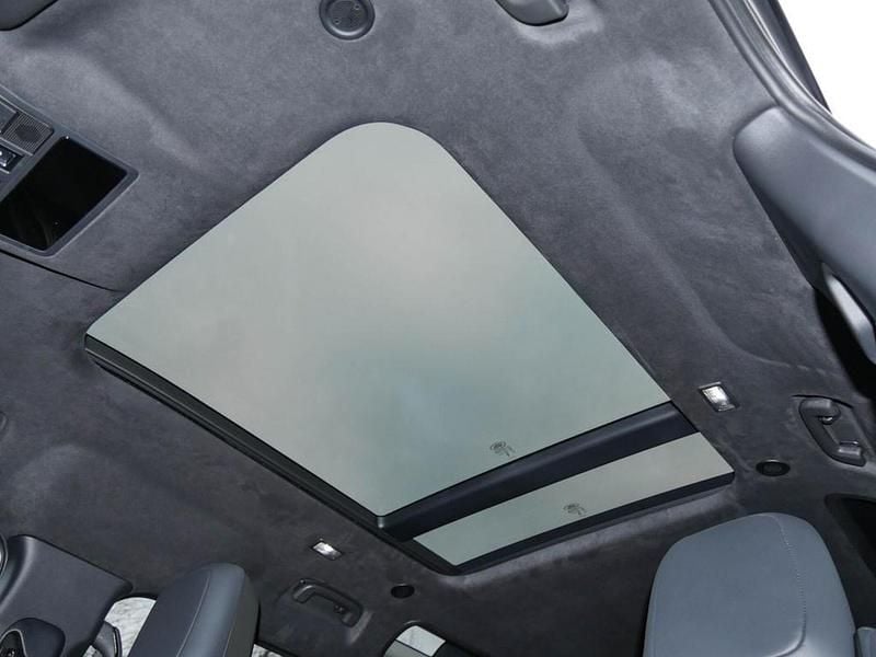 Gebraucht Land Rover Defender 635 PS (467 kW) 2026 Szary SUV