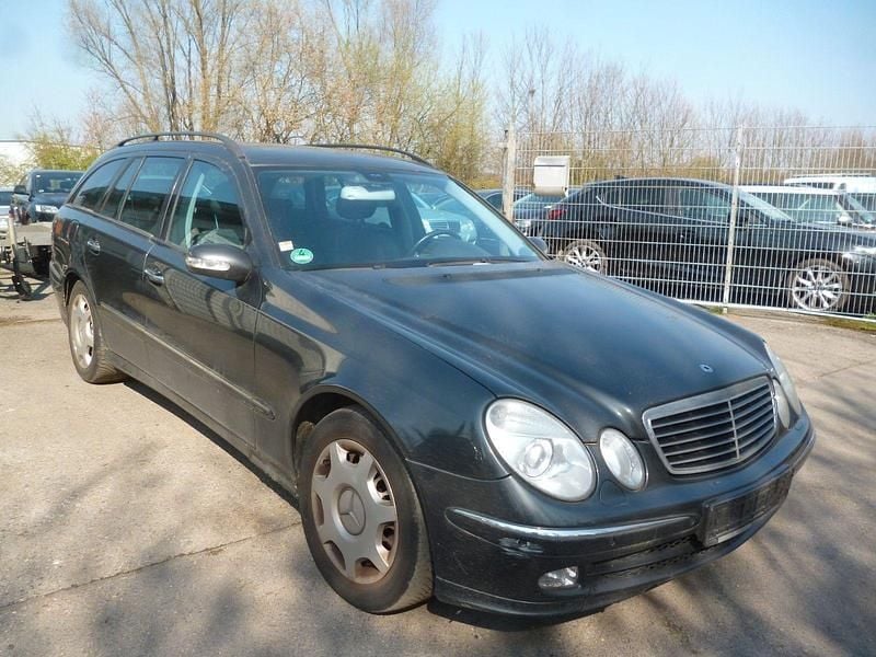 Gebraucht Mercedes E320 Avantgarde 224 PS (164 kW) 2004 Schwarz Kombi