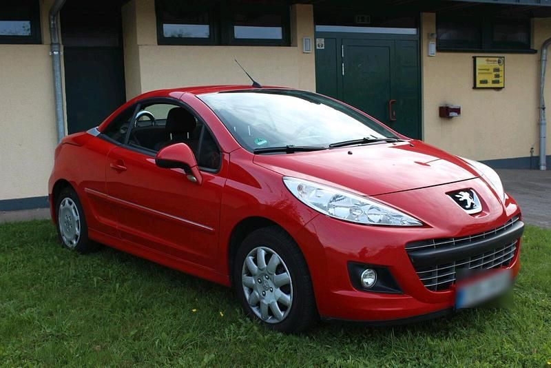 Rot Gebraucht 2011 Peugeot 207 CC Cabrio | 4.600 € (Fairer Preis) - Bild 1/4