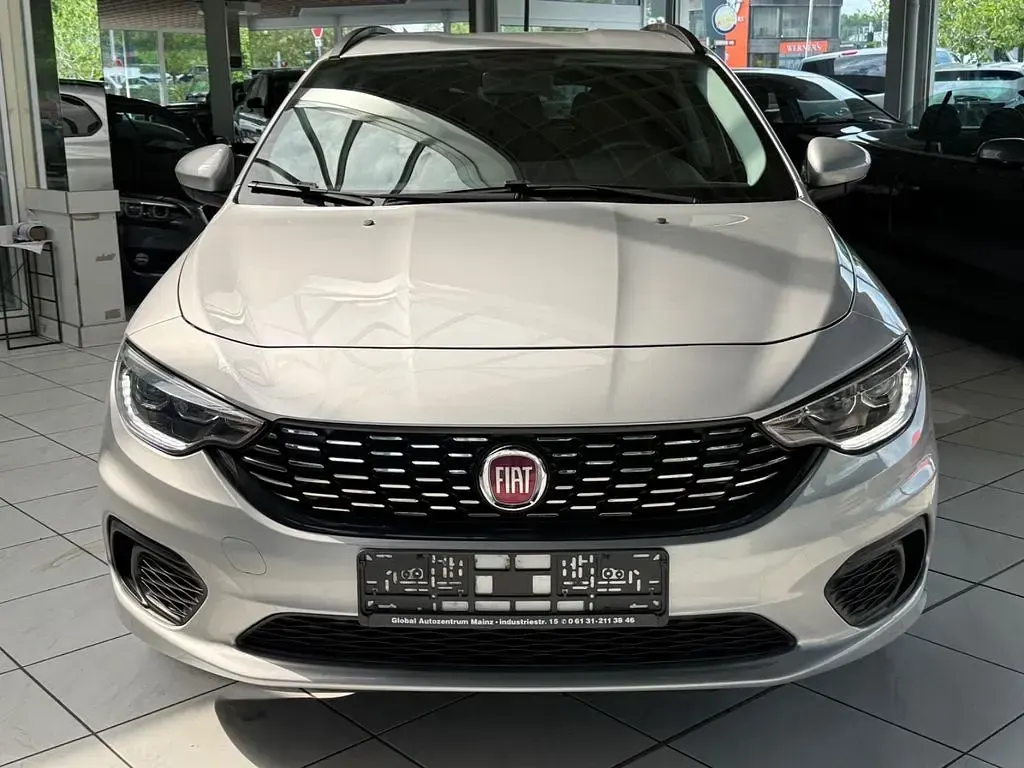Gebraucht Fiat Tipo Easy 95 PS (69 kW) 2019 Grau Limousine