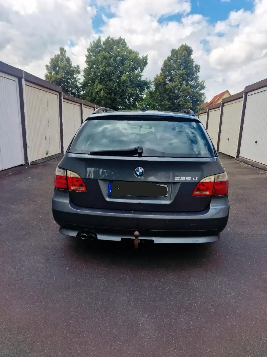 Gebraucht BMW 525 177 PS (130 kW) 2006 Grau Kombi