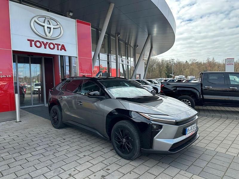 Gebraucht Toyota bZ4X Lounge+ 252 kW (343 PS) 2026 Precious metal grey / black SUV