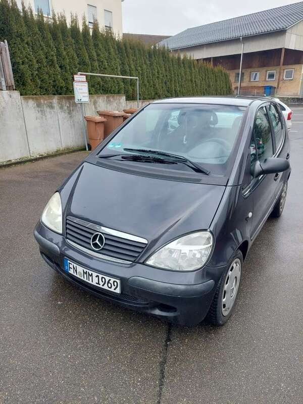 Schwarz Gebraucht 2005 Mercedes A140 Elegance Kleinwagen | 800 € - Bild 1/4