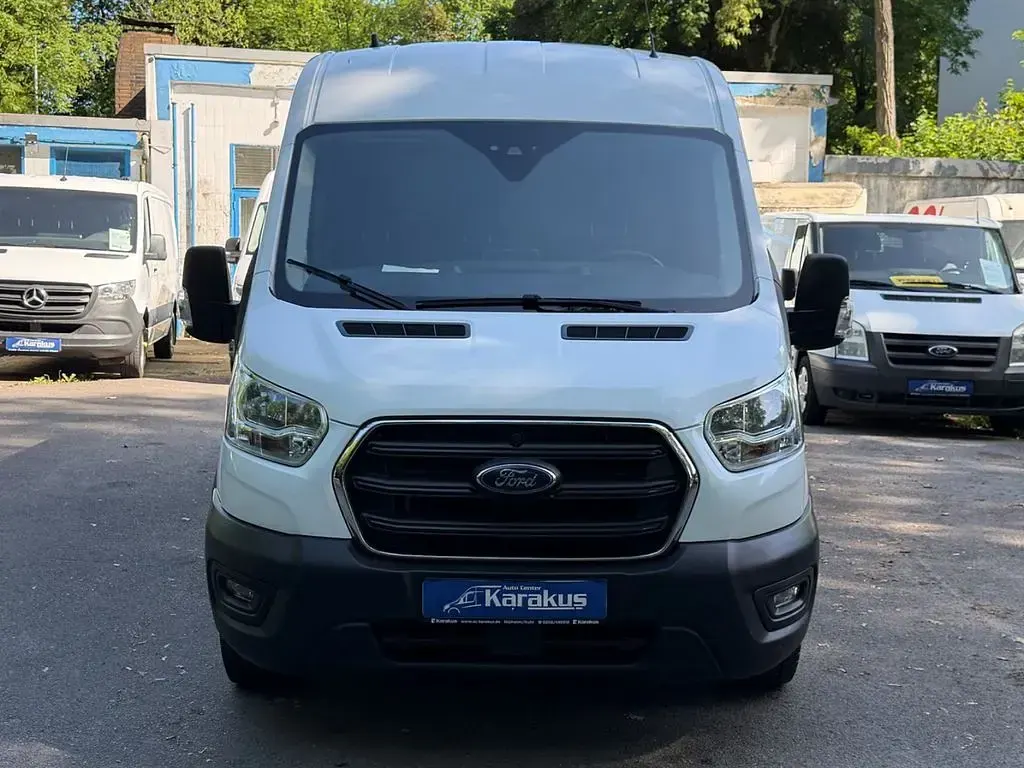 Gebraucht Ford Transit Trend 131 PS (96 kW) 2021 Weiß Van / Kleinbus