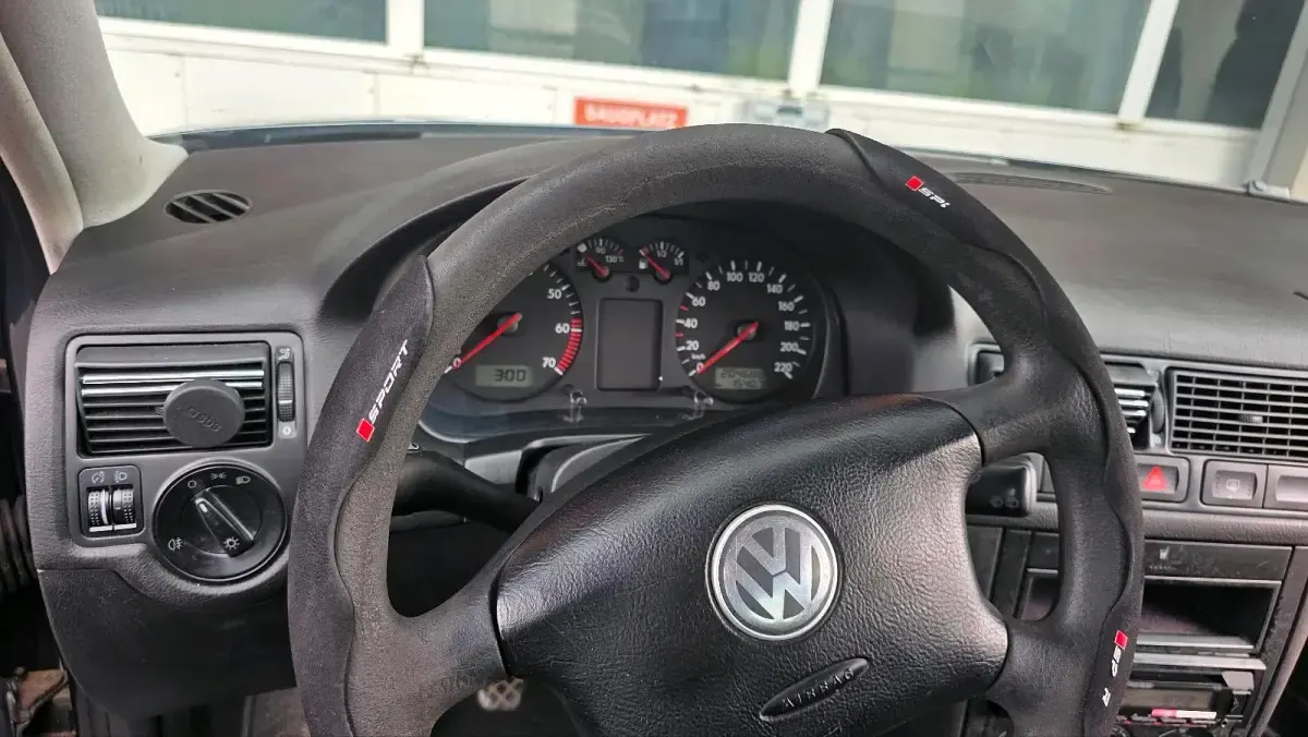 Gebraucht VW Golf VIII 75 PS (55 kW) 2026 Schwarz Kleinwagen