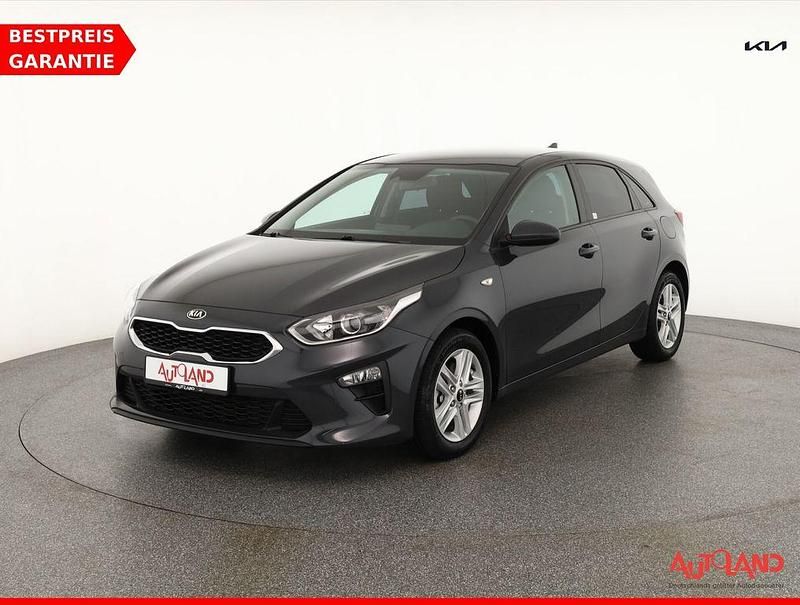 Grau Gebraucht 2020 Kia Ceed Edition 7 Kleinwagen | 16.990 € (Teuer) - Bild 1/4