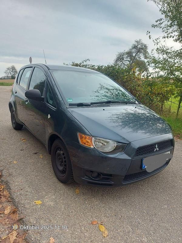 Grau Gebraucht 2009 Mitsubishi Colt Inform Kleinwagen | 1.350 € (Superpreis) - Bild 1/4