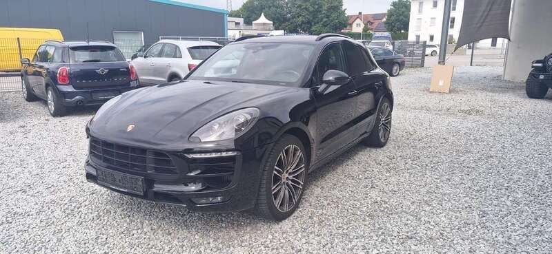 Tiefschwarz Gebraucht 2017 Porsche Macan GTS SUV | 31.900 € (Guter Preis) - Bild 1/4