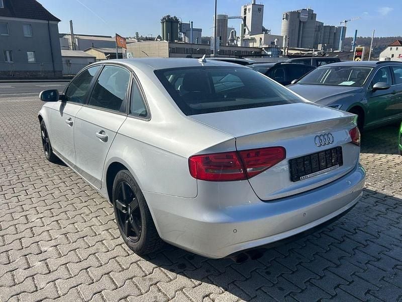 Gebraucht Audi A4 Attraction 170 PS (125 kW) 2013 Silber Limousine