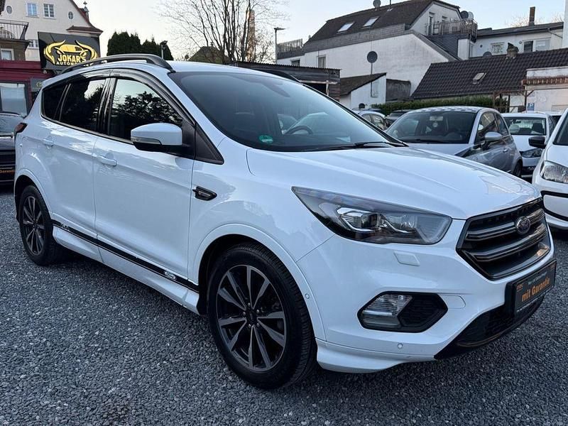 Gebraucht Ford Kuga ST-Line 150 PS (110 kW) 2018 Weiß SUV