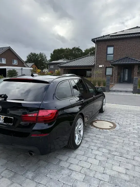 Gebraucht BMW 535 Sport Line 379 PS (278 kW) 2015 Schwarz Limousine