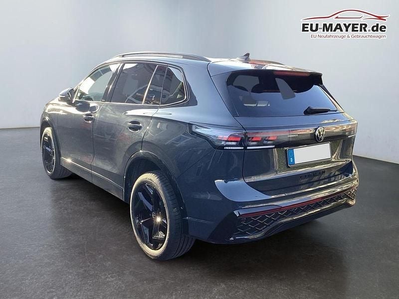 Neu VW Tiguan R-line 193 PS (141 kW) 2025 Urano grau/grau SUV