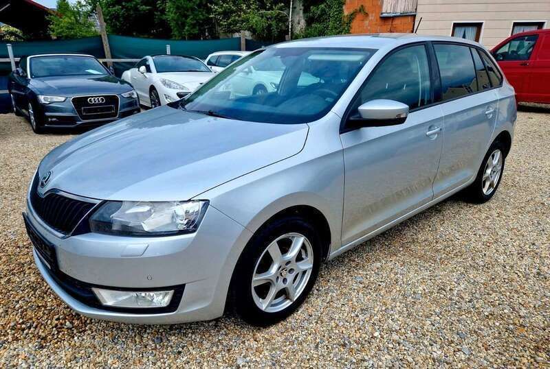 Silber Gebraucht 2016 Skoda Rapid Joy Kombi | 6.890 € (Guter Preis) - Bild 1/4