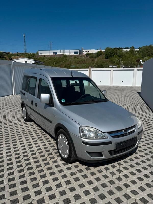 Silber Gebraucht 2008 Opel Combo Van / Kleinbus | 1.990 € (Guter Preis) - Bild 1/4