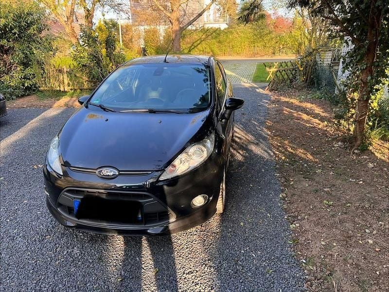 Gebraucht Ford Fiesta Titanium 101 PS (74 kW) 2012 Schwarz Kleinwagen