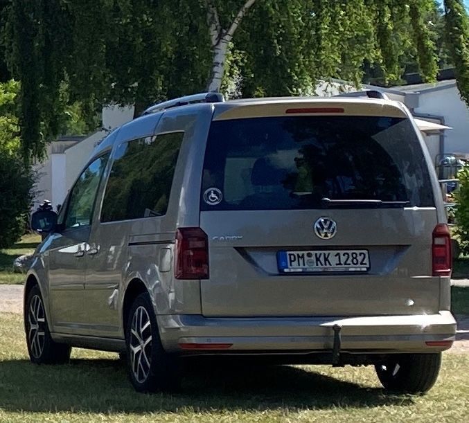 Beige Gebraucht 2019 VW Caddy Comfortline Van / Kleinbus | 16.300 € (Superpreis) - Bild 1/4