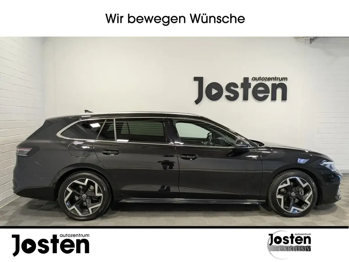 Gebraucht VW Passat R-line 150 PS (110 kW) 2025 Grenadillschwarz metallic Kombi