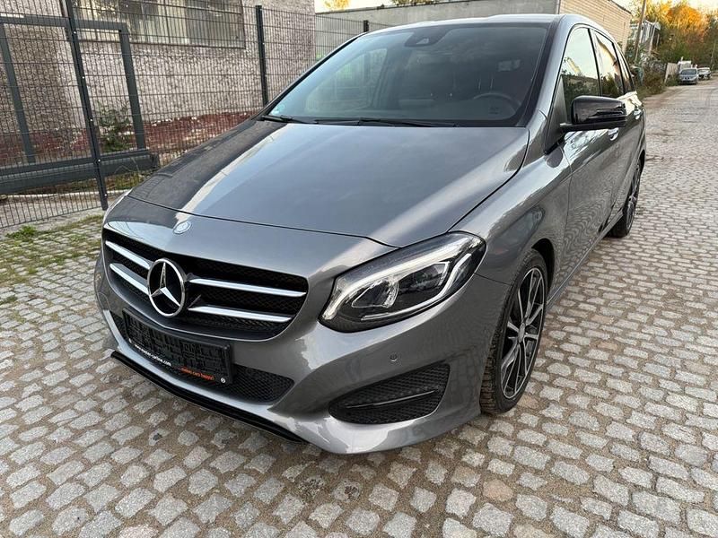 Gebraucht Mercedes B250 211 PS (155 kW) 2015 Grau Van / Kleinbus