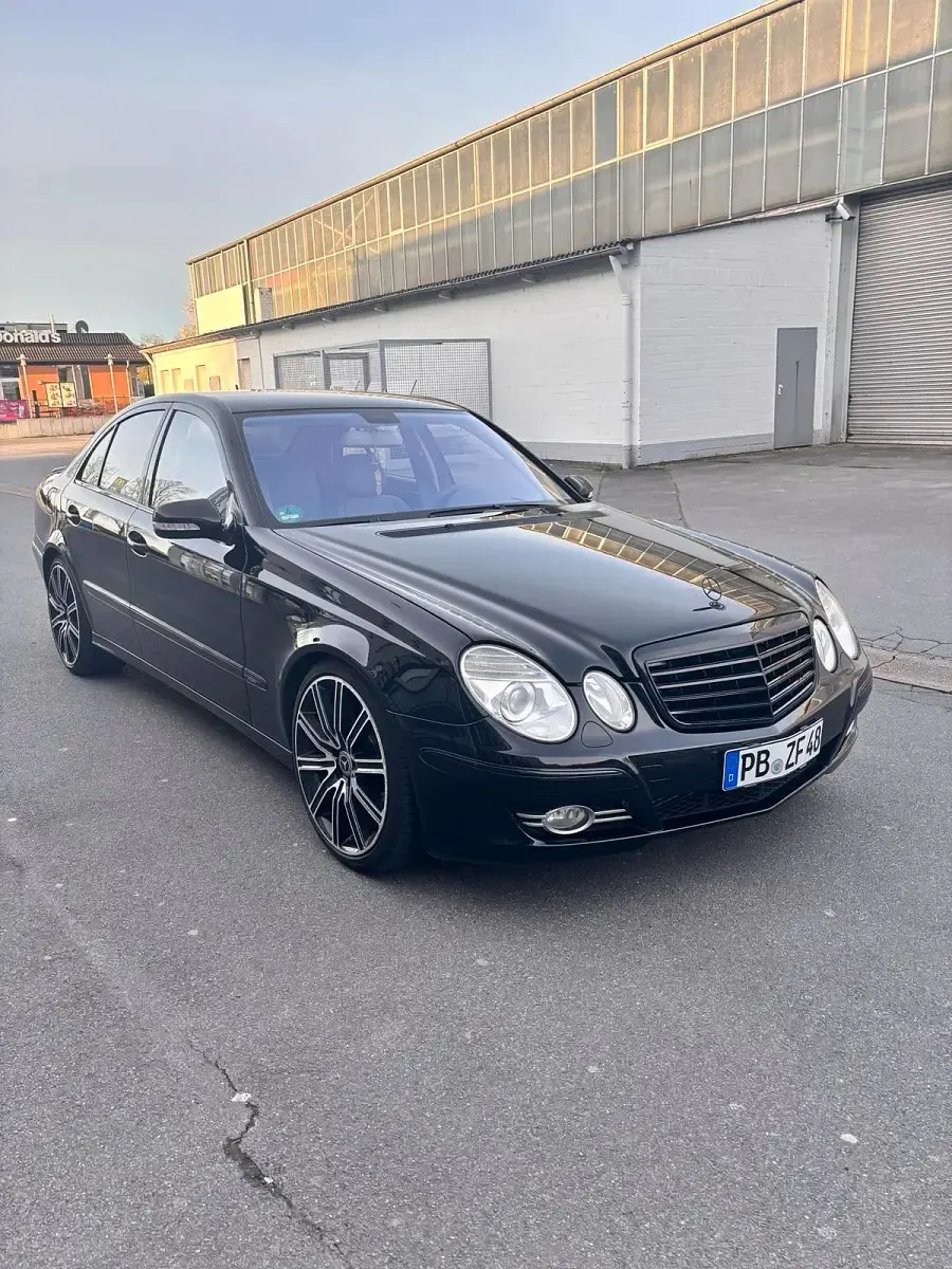 Gebraucht Mercedes E350 Avantgarde 272 PS (200 kW) 2006 Schwarz Limousine