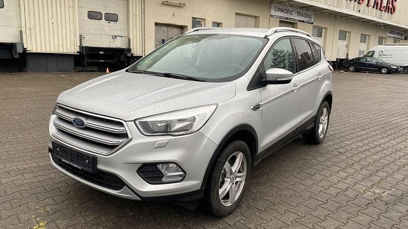 Silber Gebraucht 2018 Ford Kuga Trend SUV | 12.800 € (Guter Preis) - Bild 1/4