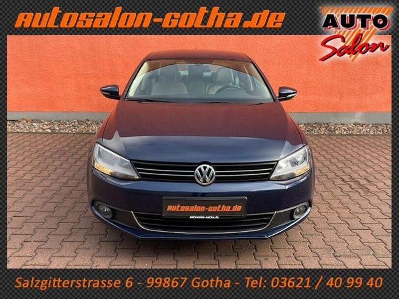 Gebraucht VW Jetta Highline 200 PS (147 kW) 2012 Blau Limousine