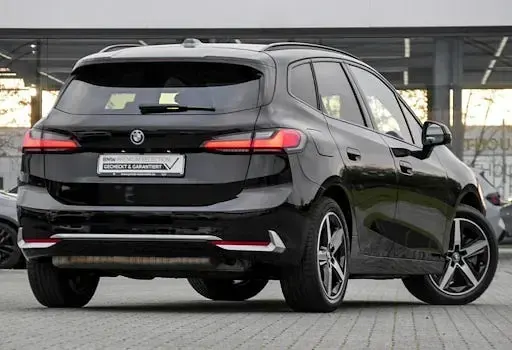 Gebraucht BMW 230 Performance 326 PS (239 kW) 2023 Schwarz Van / Kleinbus