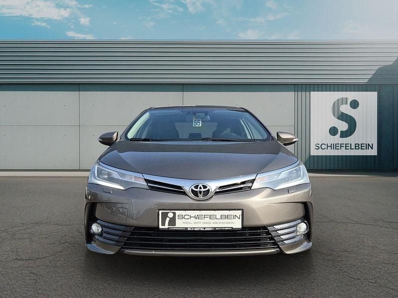 Gebraucht Toyota Corolla 132 PS (97 kW) 2018 Avantgarde bronze metallic Limousine