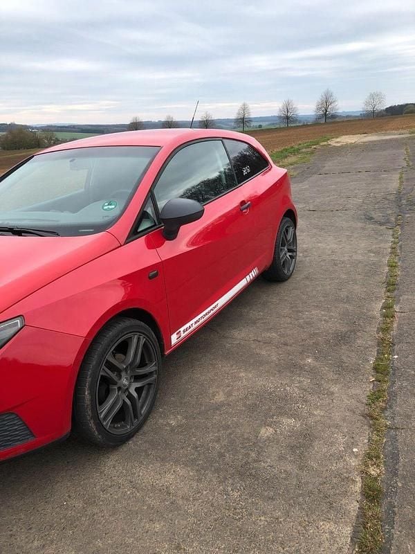Gebraucht Seat Ibiza 69 PS (50 kW) 2009 Rot Limousine