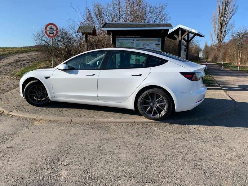 Verkauft Tesla Model 3 3 3 Langstrecke., gebraucht 2022, 2.000 km in Arnstadt, DE