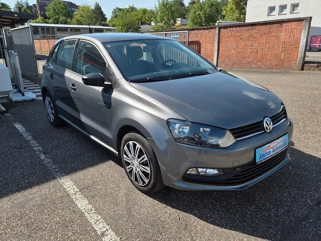 Używany VW Polo Trendline 60 KM (44 kW) 2015 Szary Sedan/Limuzyna