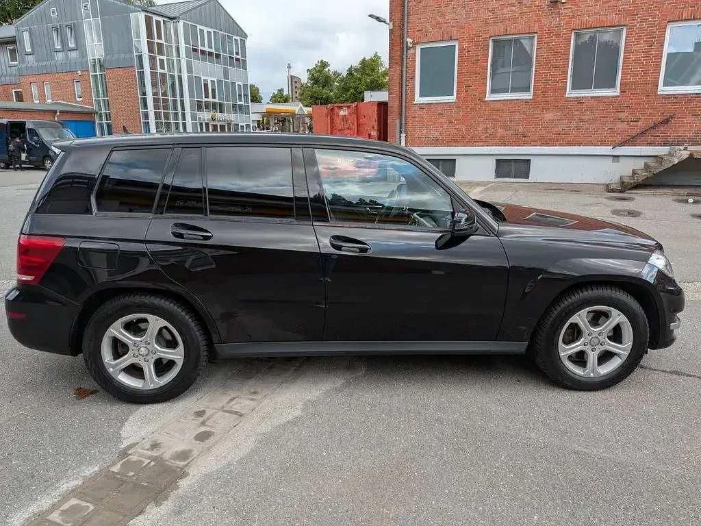 Gebraucht Mercedes GLK200 143 PS (105 kW) 2015 Schwarz SUV