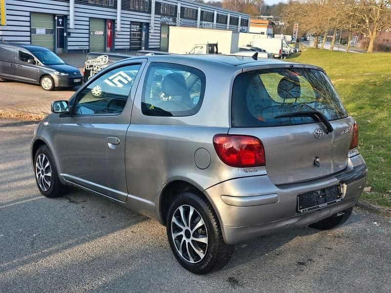 Gebraucht Toyota Yaris 87 PS (63 kW) 2005 Grau Kleinwagen