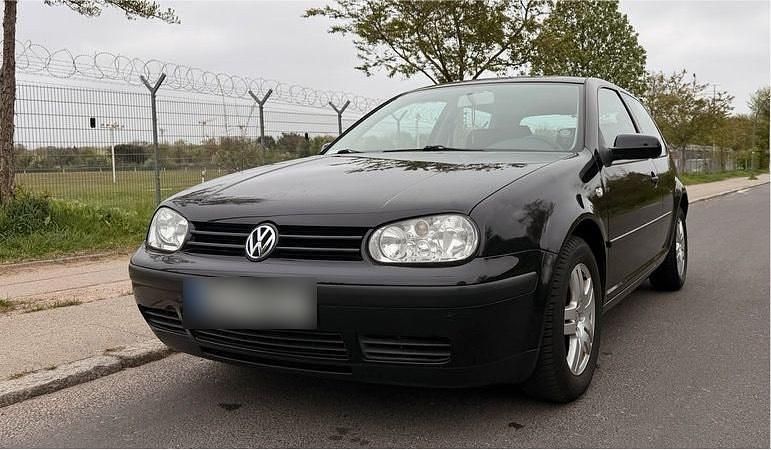 Second-hand VW Golf 2002 Negru Coupe