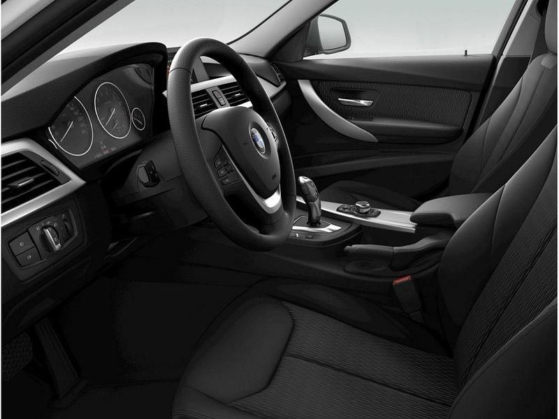 Gebraucht BMW 318 Advantage 136 PS (100 kW) 2019 Weiß Limousine