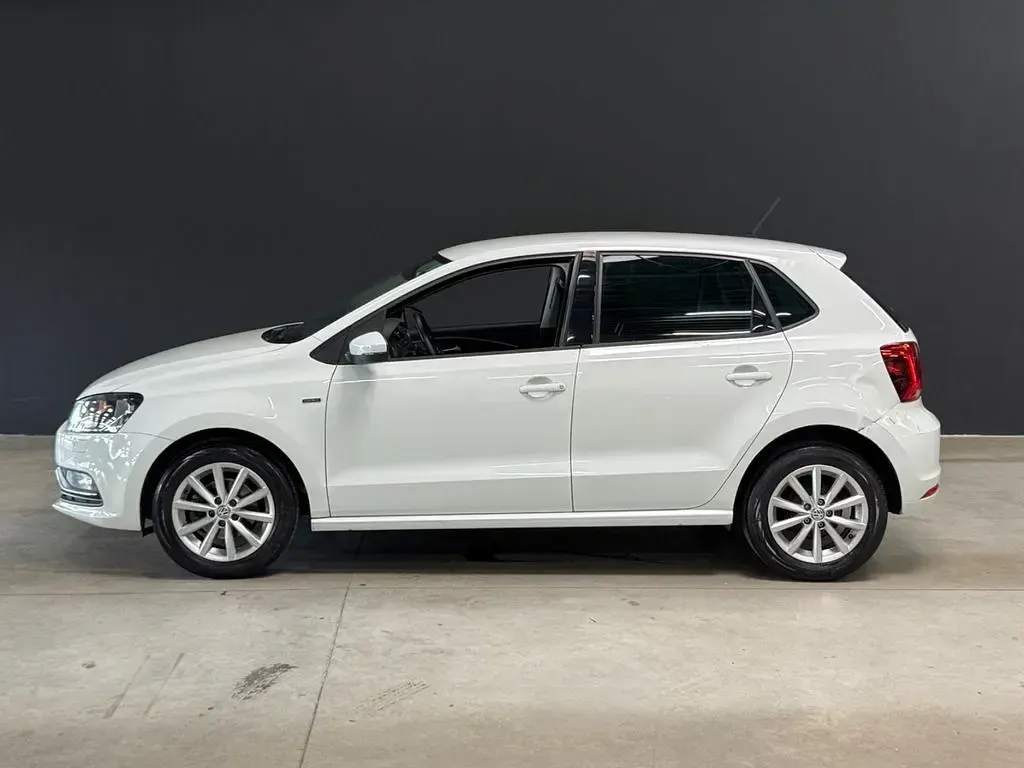 Gebraucht VW Polo LOUNGE 75 PS (55 kW) 2015 Weiß Limousine