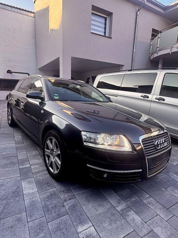 Grau Gebraucht 2005 Audi A6 Kombi | 4.300 € (Fairer Preis) - Bild 1/4