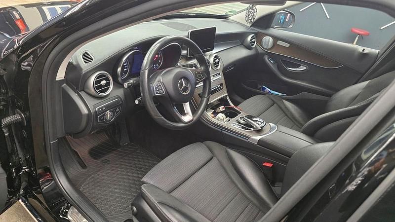Gebraucht Mercedes C220 170 PS (125 kW) 2018 Schwarz Limousine