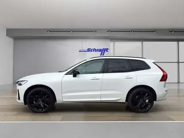 Gebraucht Volvo XC60 Plus 250 PS (183 kW) 2025 Crystal white / metallic SUV