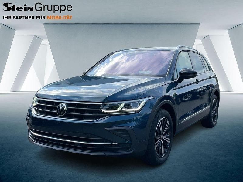 Blau Gebraucht 2021 VW Tiguan United SUV | 24.880 € (Guter Preis) - Bild 1/4