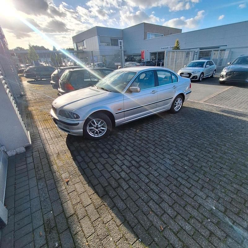 Silber Gebraucht 1998 BMW 320 Limousine | 2.699 € (Fairer Preis) - Bild 1/4