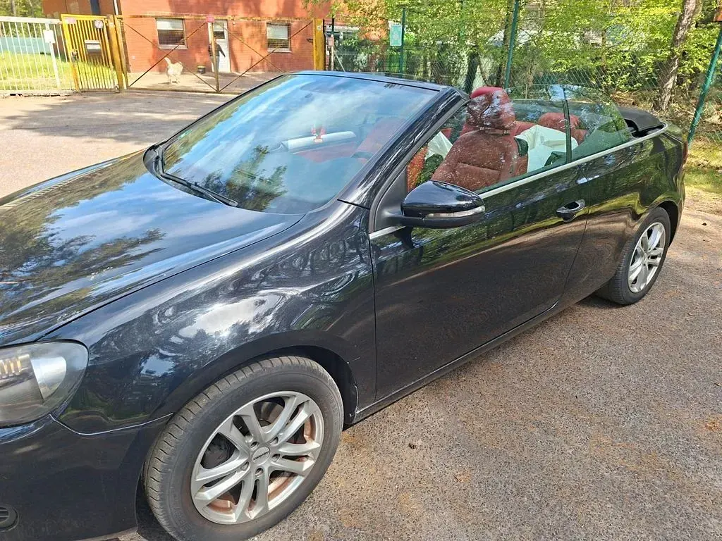 Second-hand VW Golf Cabriolet 122 CP (89 kW) 2012 Negru Cabrio