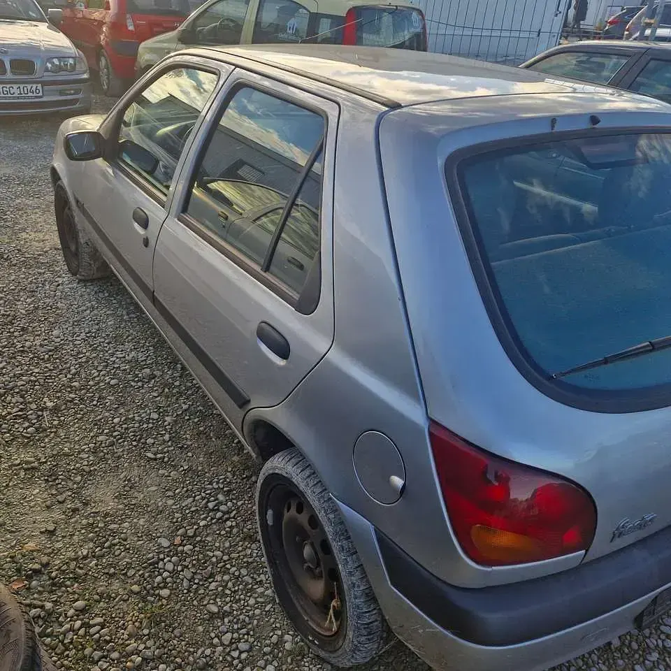 Gebraucht Ford Fiesta 60 PS (44 kW) 2002 Grau Kleinwagen