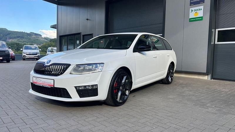 Weiß Gebraucht 2015 Skoda Octavia RS Kombi | 11.890 € (Fairer Preis) - Bild 1/4