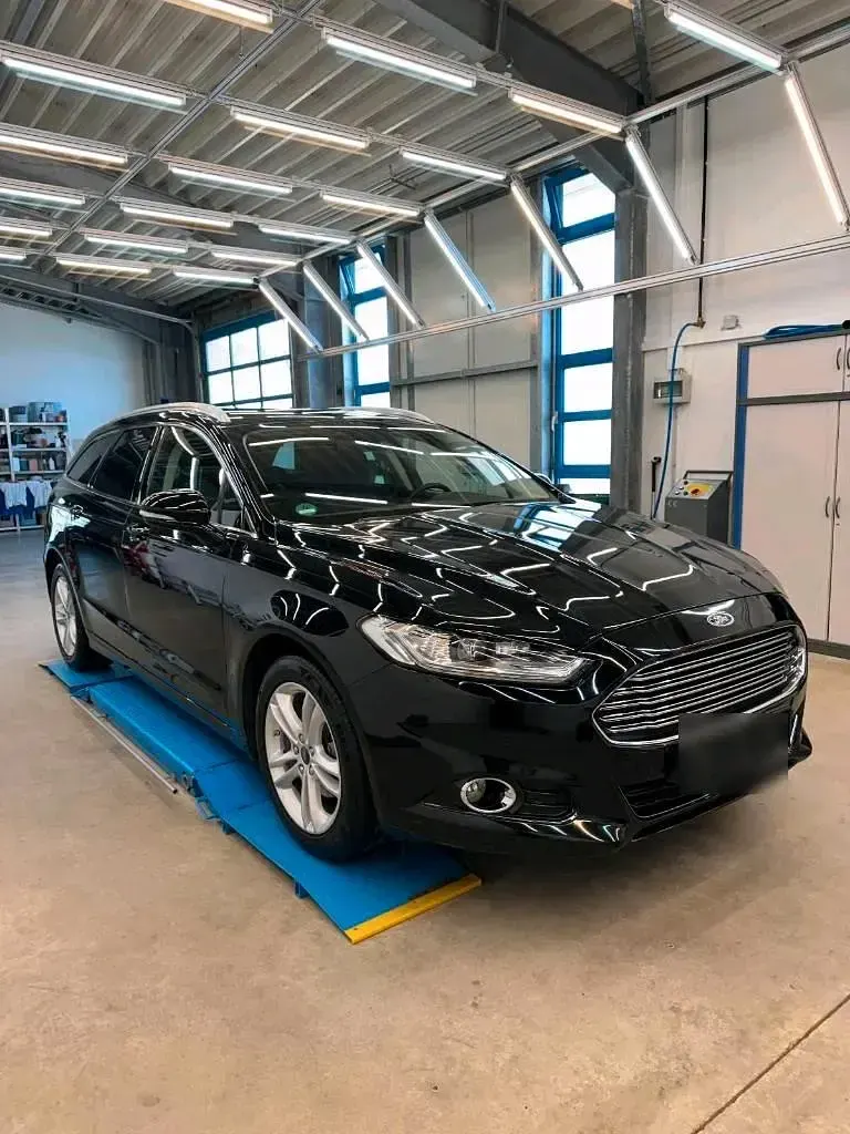 Gebraucht Ford Mondeo Titanium 180 PS (132 kW) 2016 Schwarz Kombi