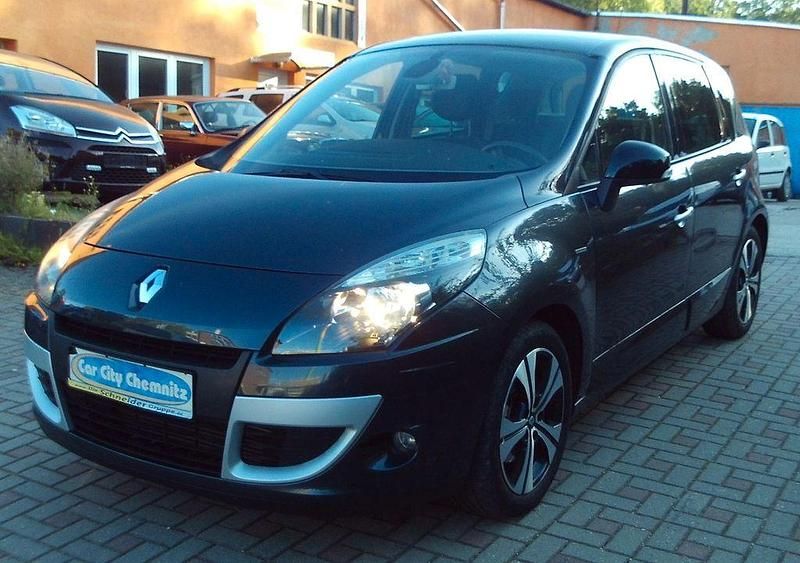 Gebraucht 2011 Renault Scénic III Bose Edition Van / Kleinbus | 3.299 € (Guter Preis) - Bild 1/4