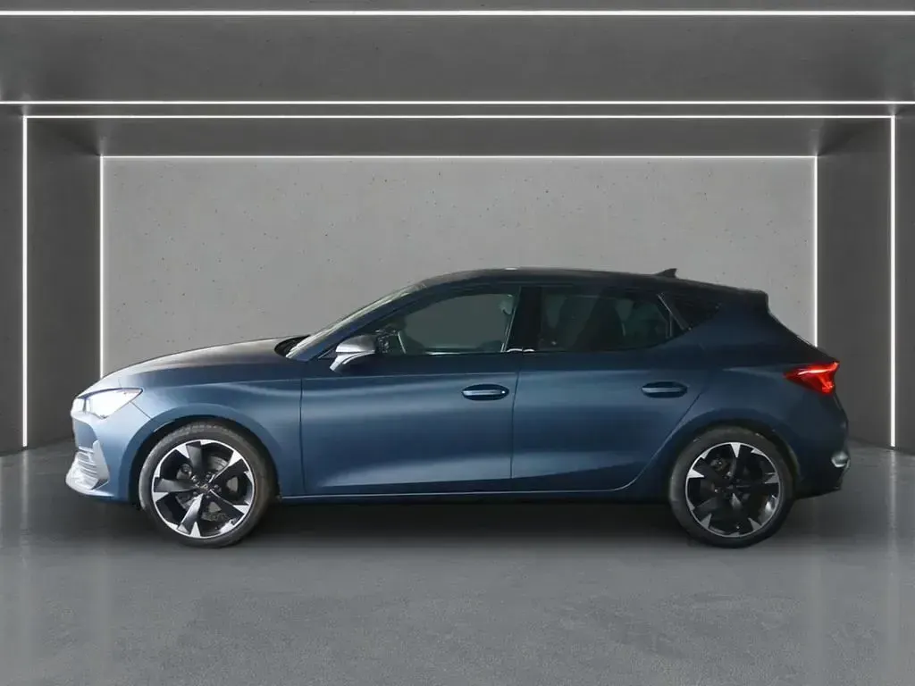 Second-hand Cupra Leon 150 CP (110 kW) 2024 Albastru Berlinǎ