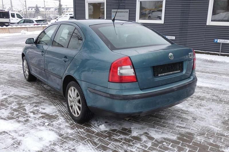 Gebraucht Skoda Octavia Ambiente 102 PS (75 kW) 2005 Islandgruen metallic Limousine