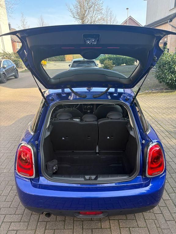 Gebraucht Mini ONE Classic 102 PS (75 kW) 2021 Blau Kleinwagen